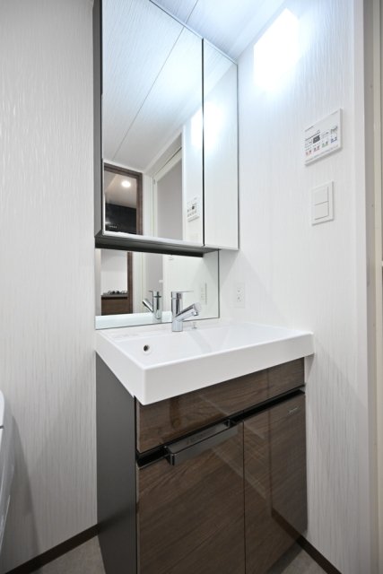 ＧＲＡＮＳＩＴＥ　ＮＡＫＡＭＥＧＵＲＯ6階 洗面