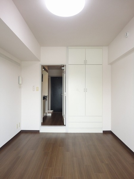 ワコーレ八幡山 リビング