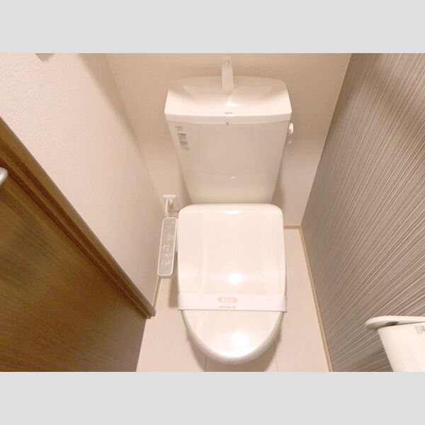 エミネンス・アン201号室 トイレ