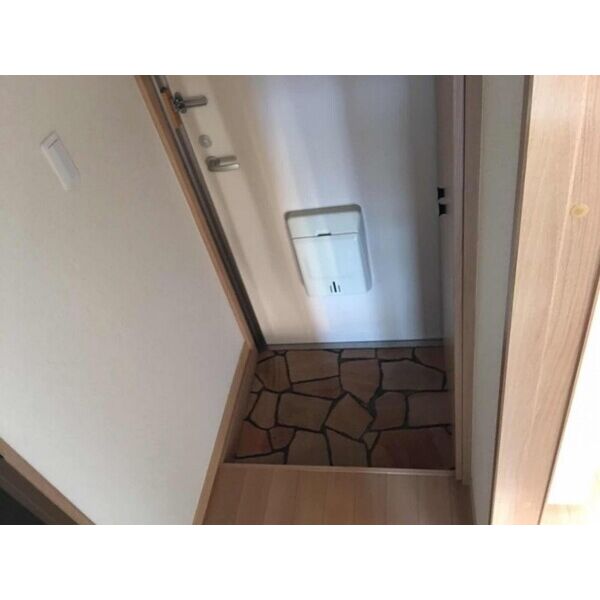 フローレス壱番館・弐番館 玄関