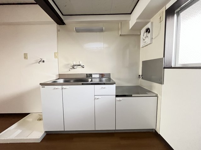 第一マンション1階 掲載の写真は退去前の写真となります。