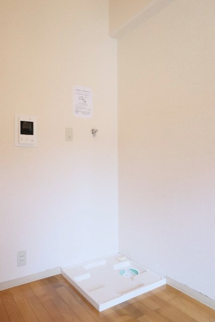 朝日多摩川プラザ 室内洗濯機置場