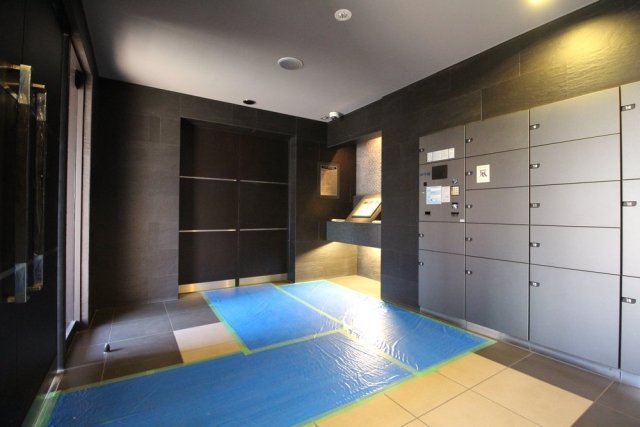 フェニックス新横濱エオール5階 エントランス