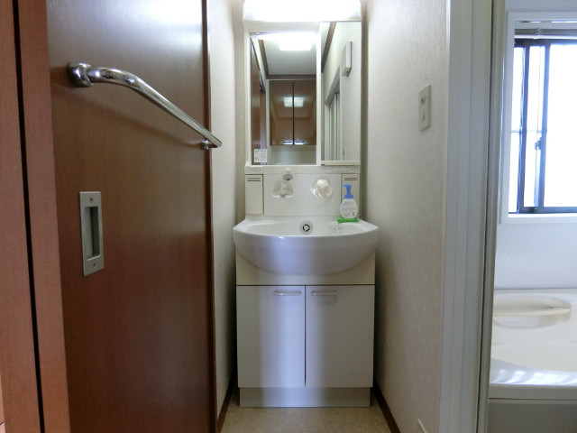 元郷一丁目貸家 1階洗面台シャンプードレッサー