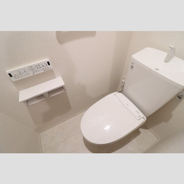 Noble Palais 針ヶ谷105号室 トイレ