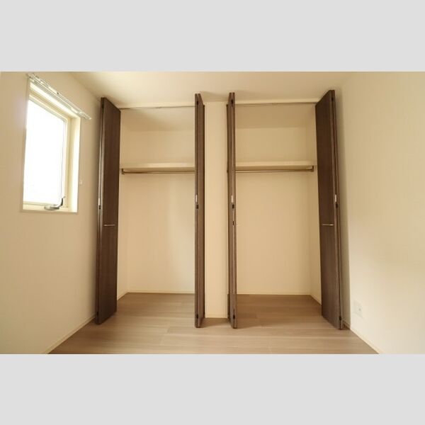 マ・メゾン 洋室クローゼット