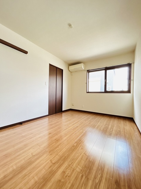 フェルス西小路1F号室 寝室