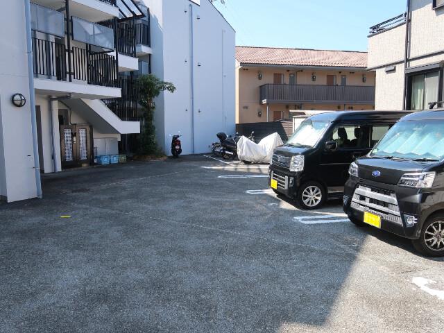 メゾンドコーエー 駐車場