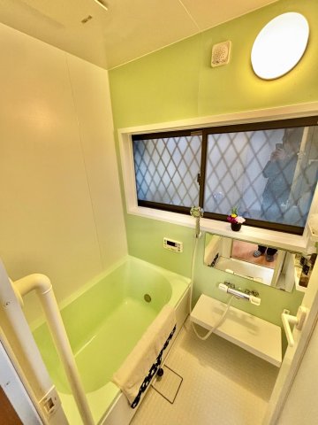 子猫と小川のスフレ しっかり足を延ばして疲れを癒せます♪