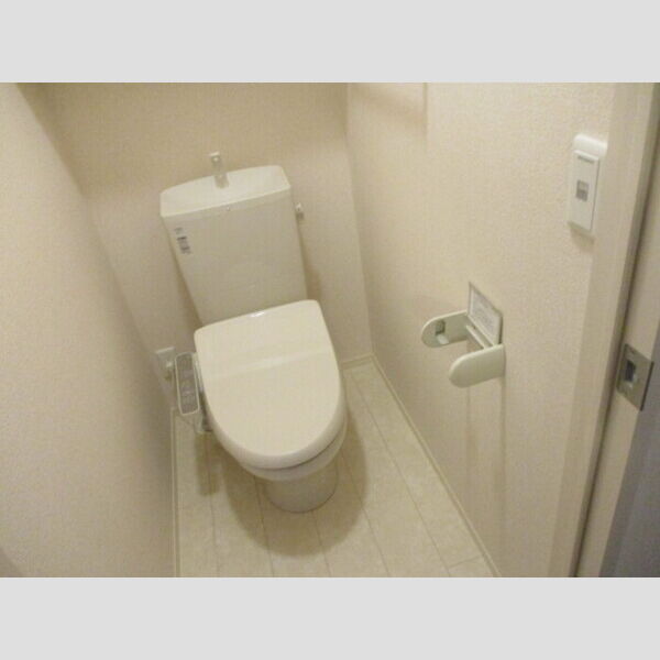 アイチ8　B棟206号室 温水洗浄暖房便座