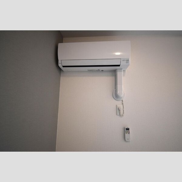 Dスクエア子安町203号室 エアコン(洋室に設置済)