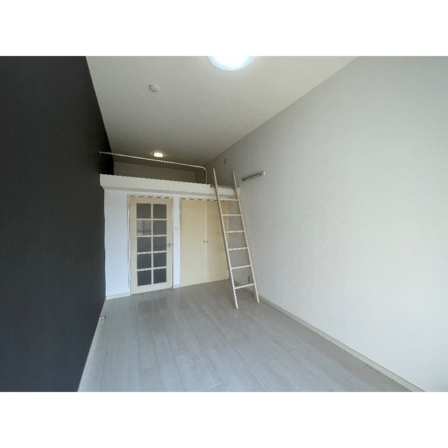 アザレア リビング