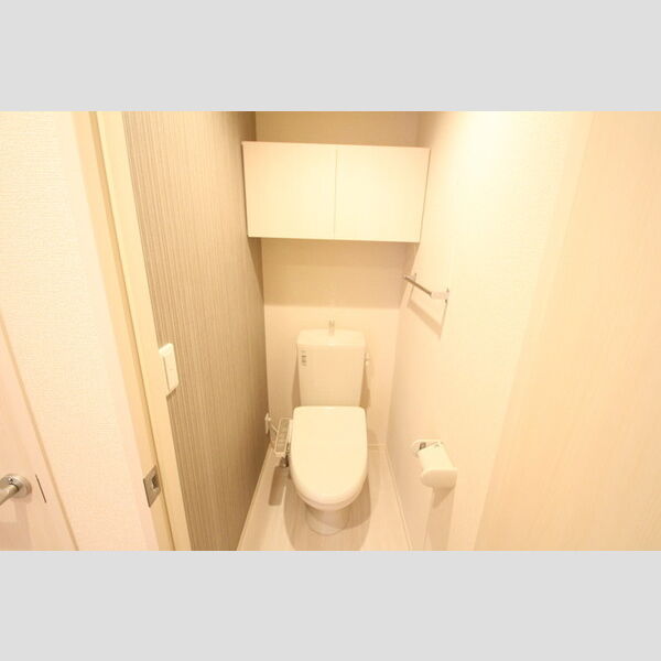 カルデア おしゃれなトイレは温水洗浄便座付き♪