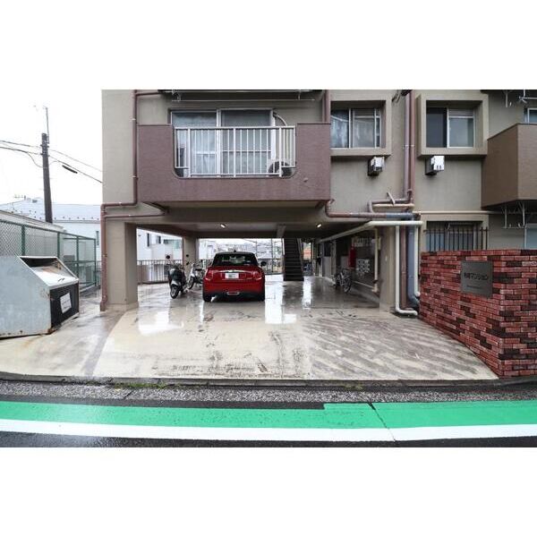 月岡マンション401号室 エントランス