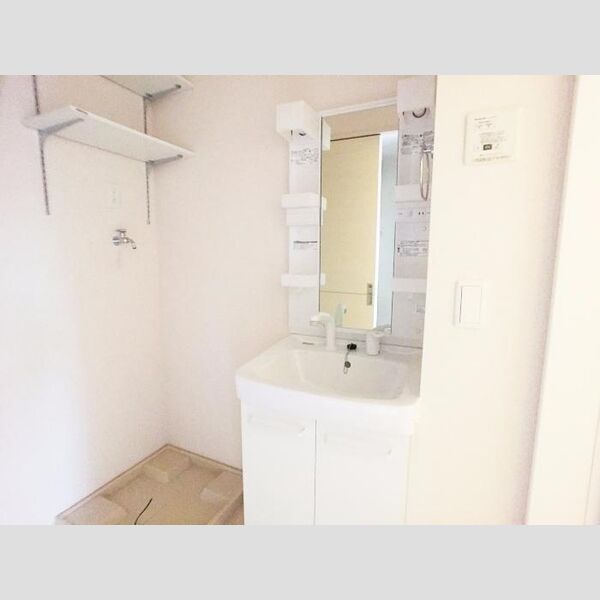 ソラシエスタ101号室 洗髪洗面化粧台