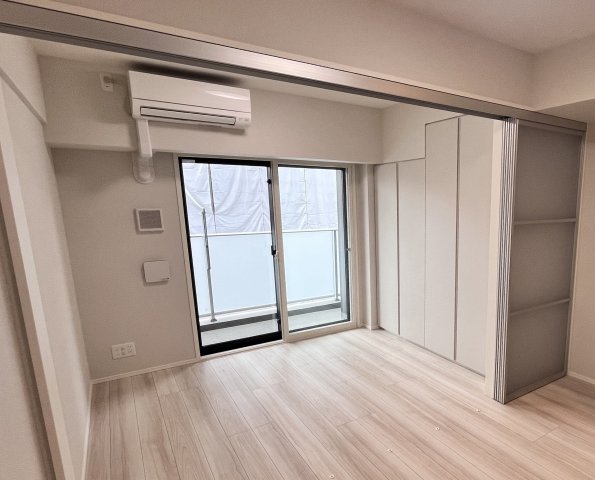 びゅうリエット横浜平沼903号室 室内：洋室側　※別号室の参考写真です(現況優先・仕様違いの場合あり)