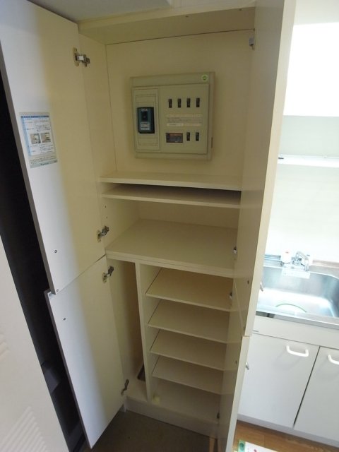 パーク・ノヴァ横浜・参番館7階 靴入