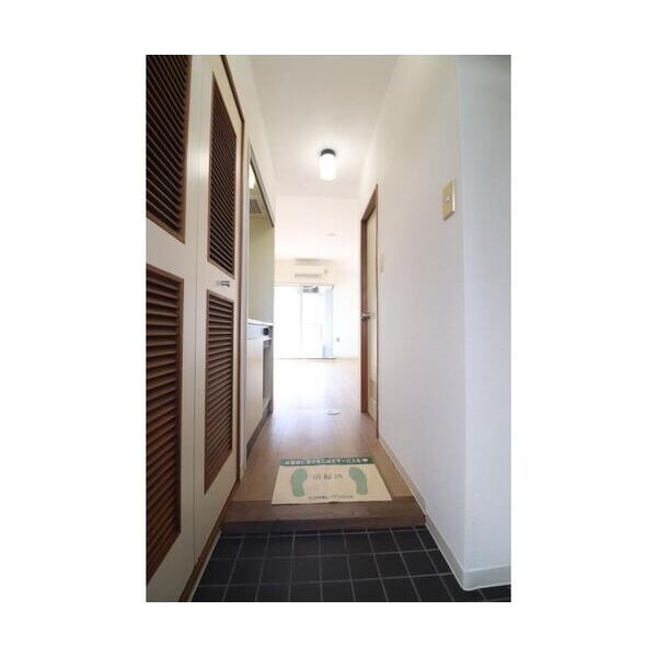 荒井マンションBALMY248206号室 玄関