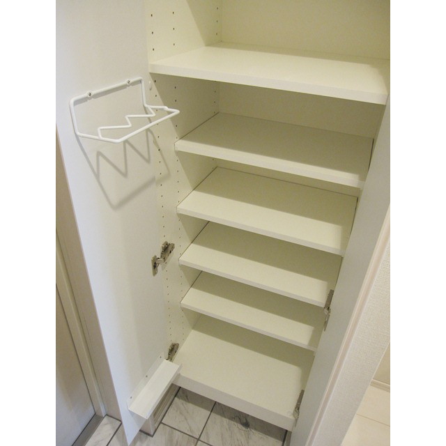 プレール・ドゥーク中野江原町 内観