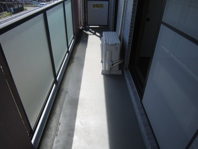 セシオン湘南0301号室 広々としたバルコニーです