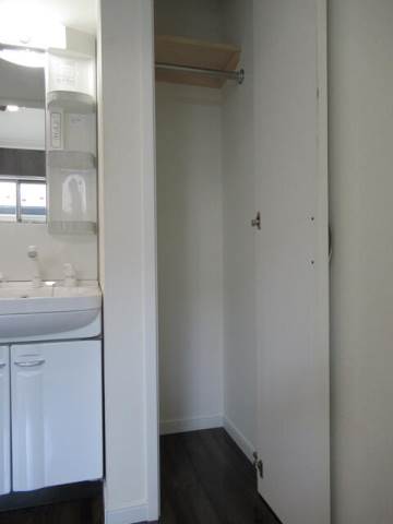 シモンズ・ホール2階 収納