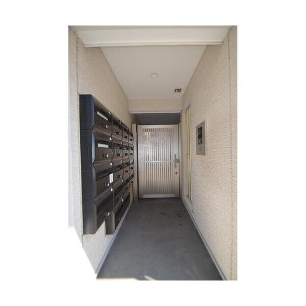 シャトン横浜上大岡206号室 エントランス