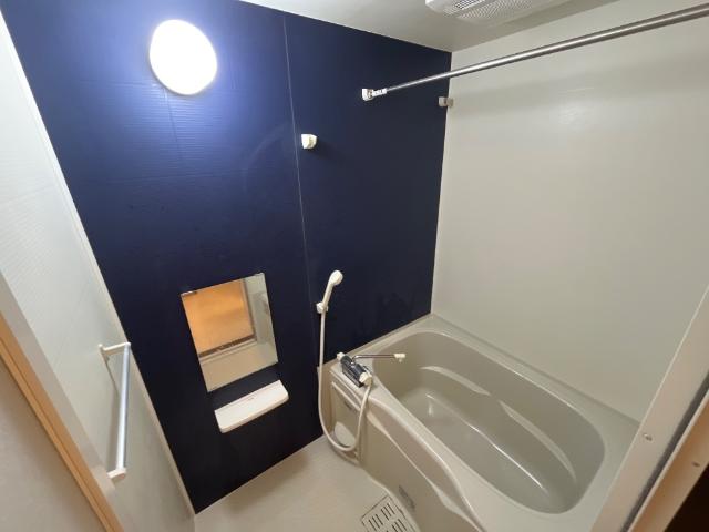 グランドロータス聖蹟202号室 バス