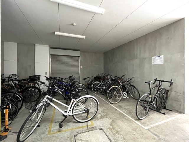 スカイコート原宿3階 駐輪場