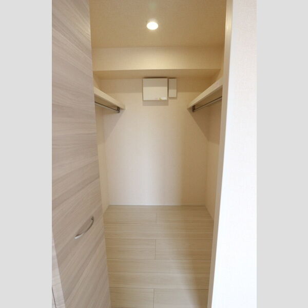 ソラーナ　フェリス202号室 ウォークインクローゼット