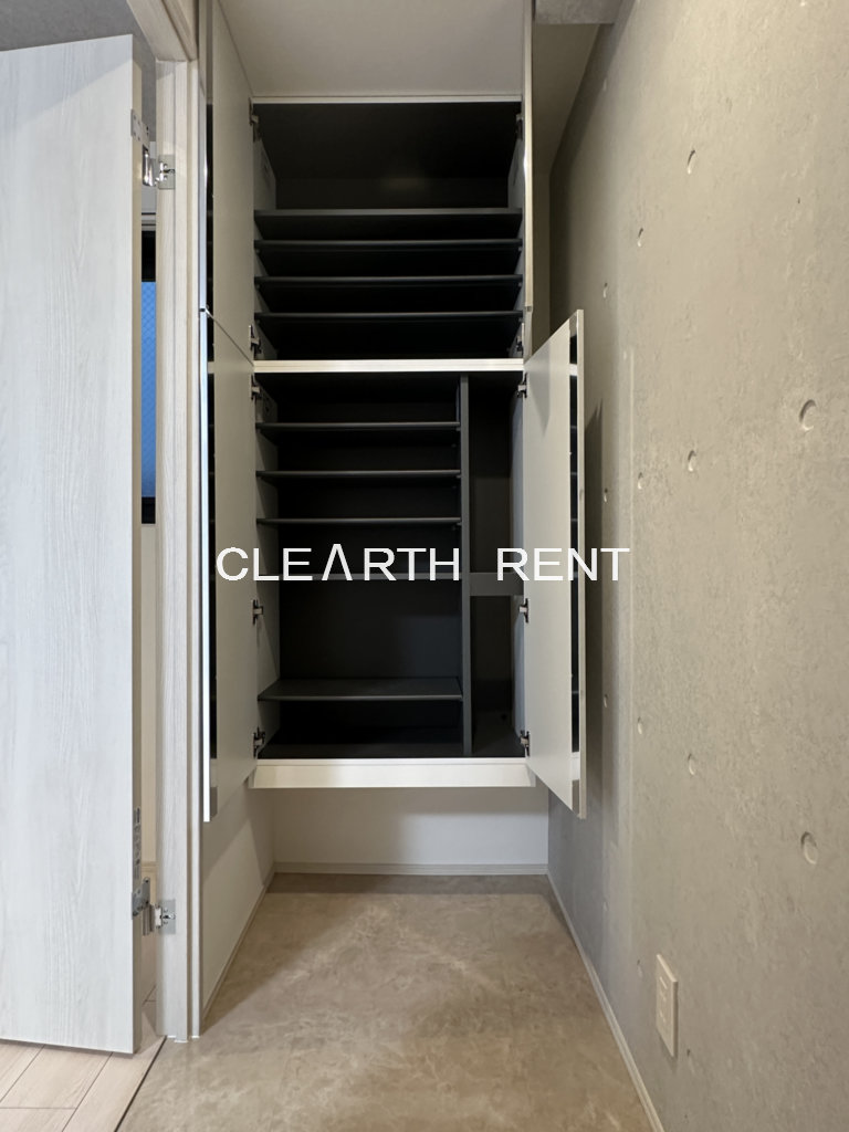 ＧＲＡＮ ＰＡＳＥＯ三宿Ⅱ2階 玄関にはシューズボックスがあります。