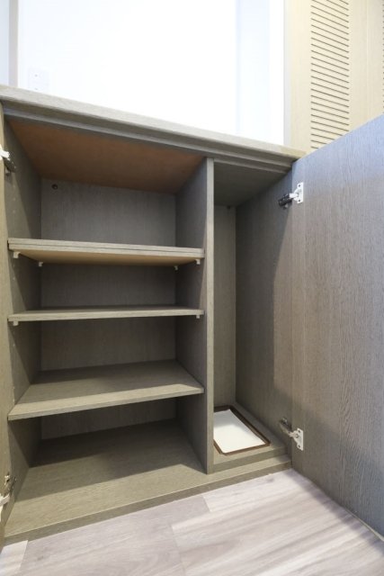 ライオンズマンション都立家政第弐 靴入