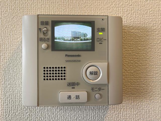ヒンメルブロー　(ＨＩＭＭＥＬ　ＢＬＡ)302号室 カメラ付インターホン