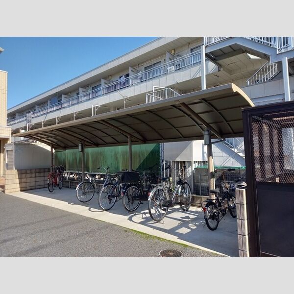 オーパス 駐輪場