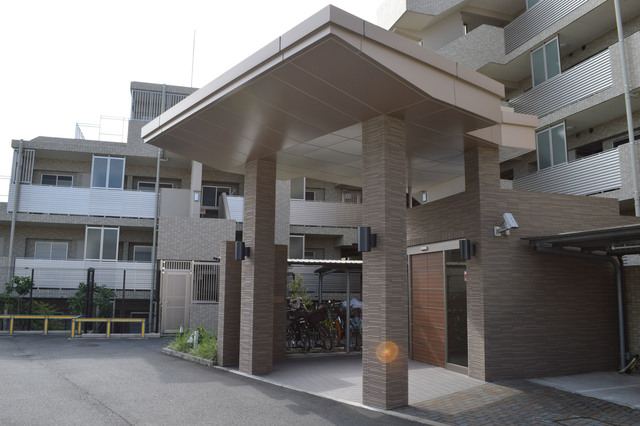 ザ・パークハウス横浜岸谷 サブエントランス