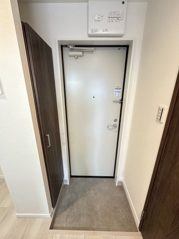 ベイルームヒルズ三ツ境203号室 玄関