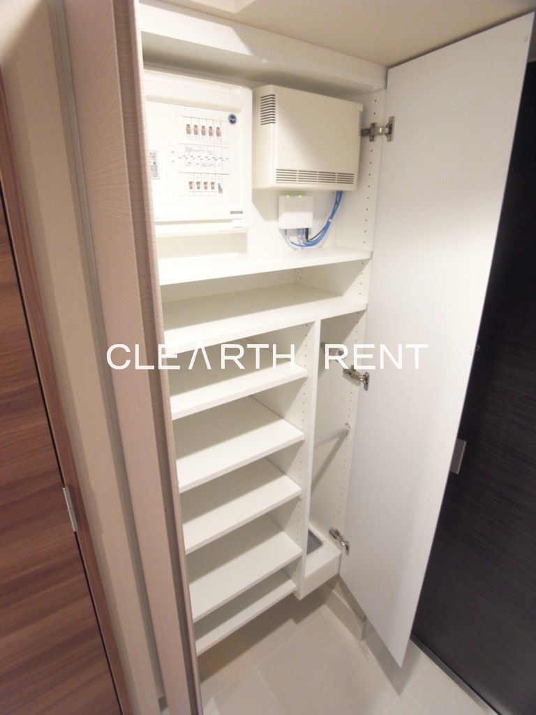 コンシェリア目白 ＴＨＥ ＧＲＡＮＤ ＲＥＳＩＤＥＮＣＥ ★たっぷり収納できるシューズクローゼット★