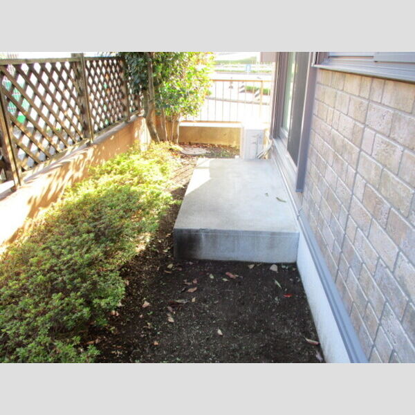 ル・マリアージュ101号室 専用庭