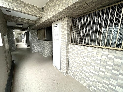 レクセルプラザ西川口5階 5階共用廊下　※前回募集時2023年6月撮影