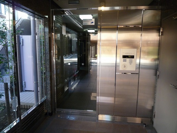 ルーブル駒沢大学Ⅱ107号室 エントランス