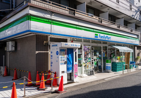 菱和パレス上北沢1階 【コンビニエンスストア】ファミリーマート 上北沢四丁目店まで403ｍ