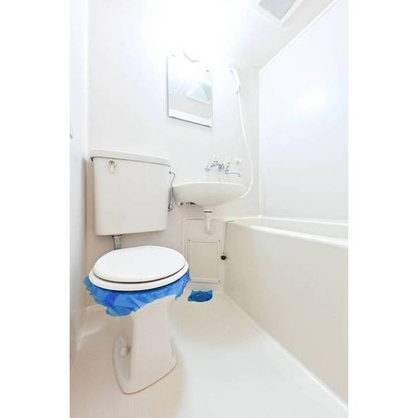 コンフォート長津田0202号室 トイレ