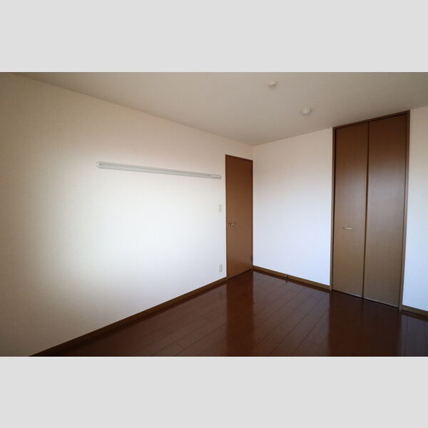 セジュール山の根205号室 洋室