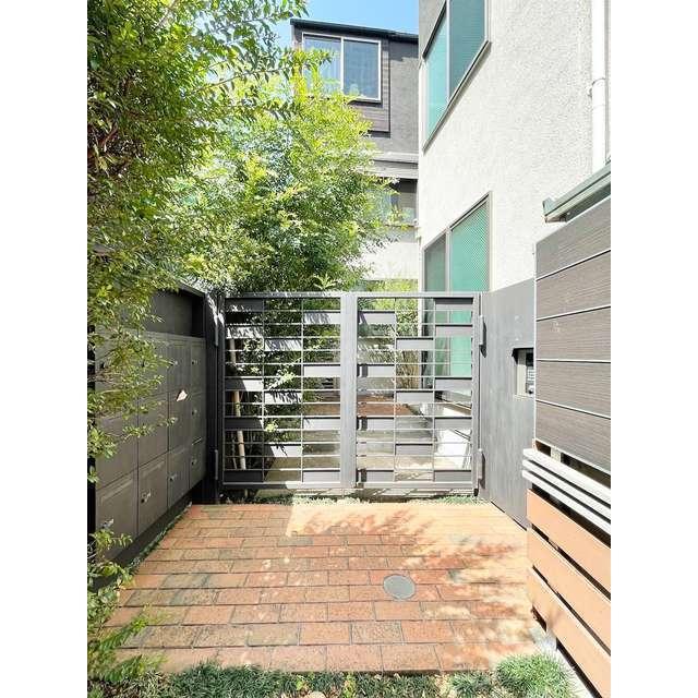 グランエッグス千歳烏山N3階 エントランス