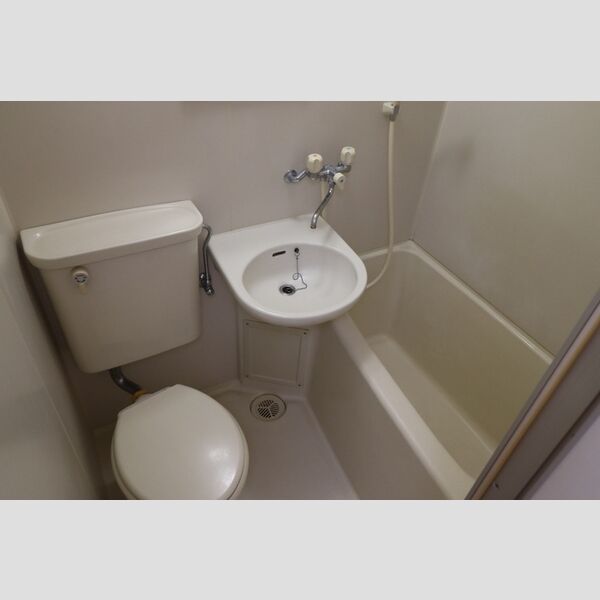 ジュネス西生田302号室 洗面台付ユニットバス