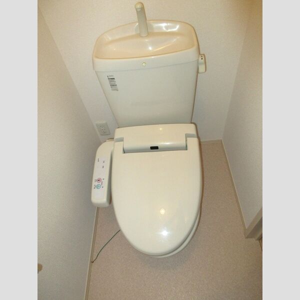 レグルス103号室 トイレ温水洗浄便座