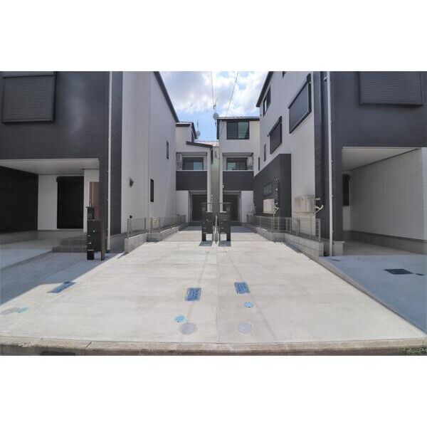 港北区綱島東5丁目戸建B棟 駐車場