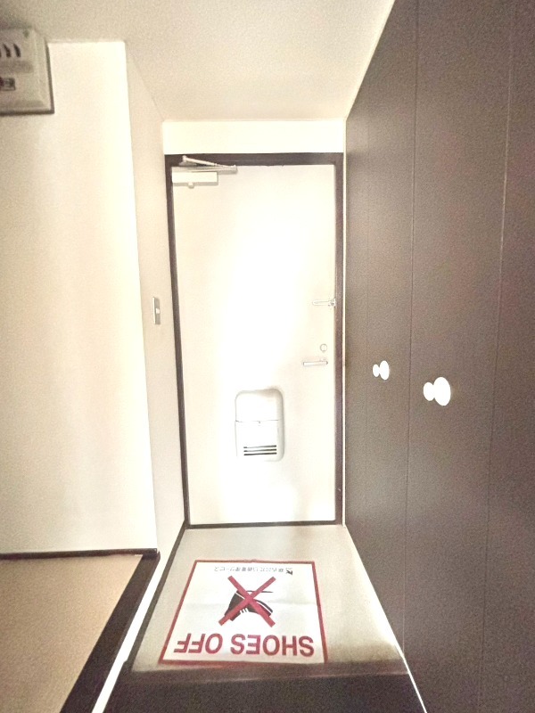 町田リバーサイドハウス3階 収納がある玄関♪
