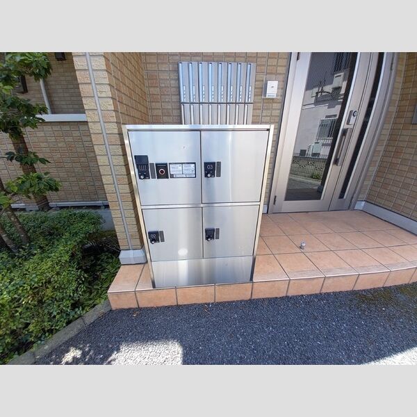 パルテア202号室 宅配ボックス