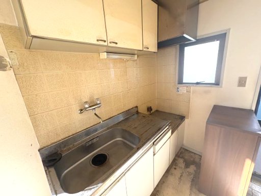 領家レジデンス クリーニング前の写真です