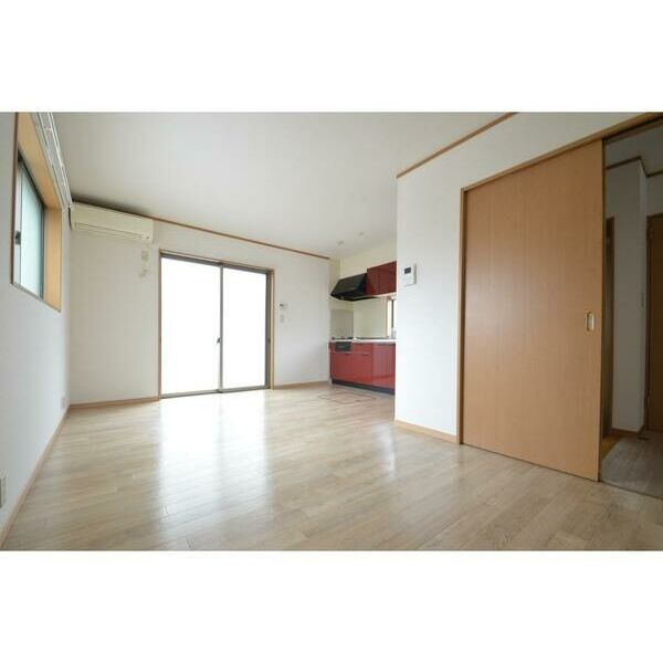 磯子区滝頭2丁目貸家1号棟101号室 リビング